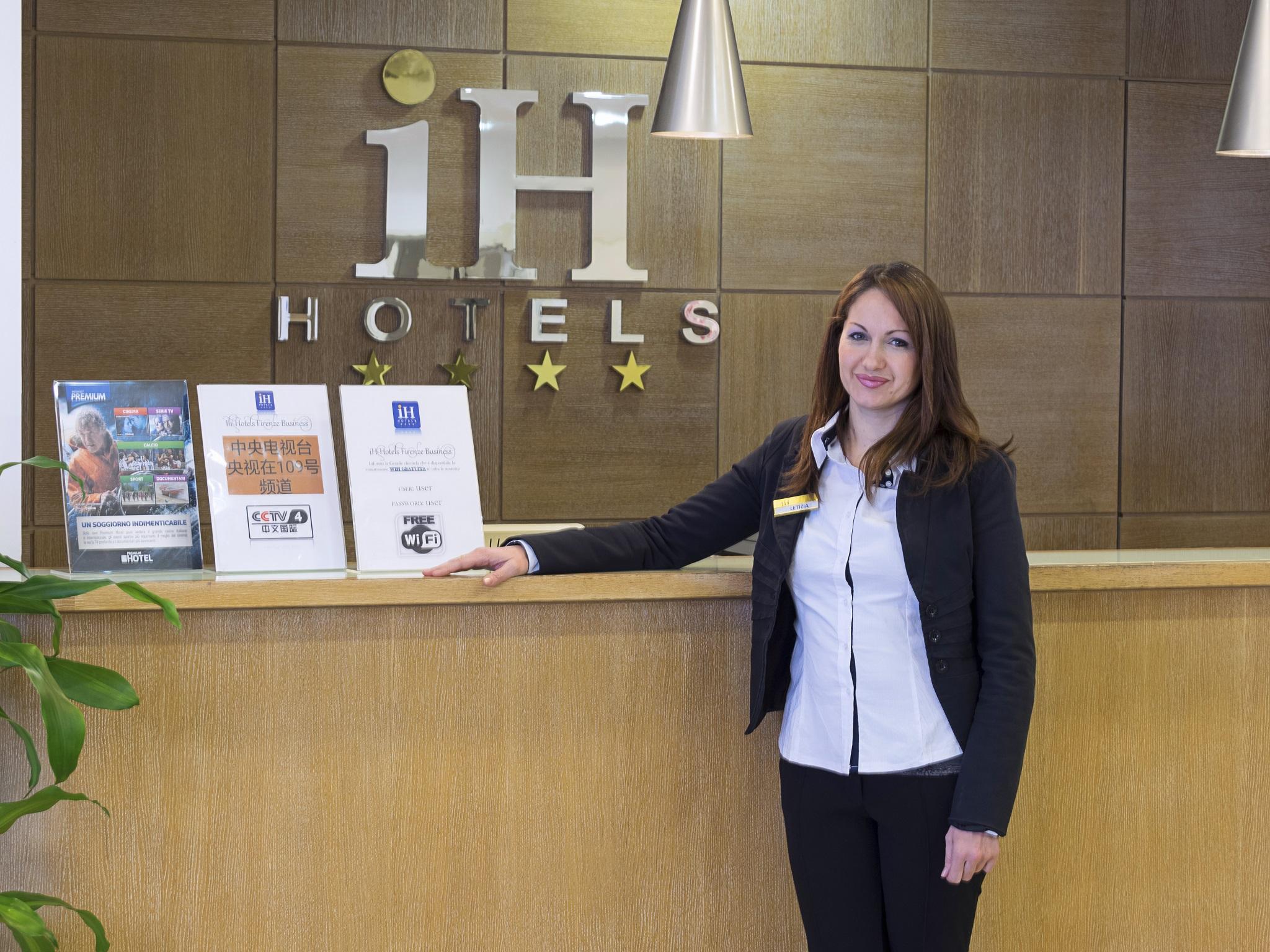 Ih Hotels Firenze Business Σκαντίτσι Εξωτερικό φωτογραφία