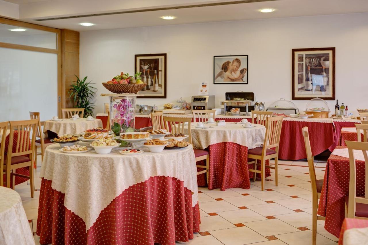 Ih Hotels Firenze Business Σκαντίτσι Εξωτερικό φωτογραφία